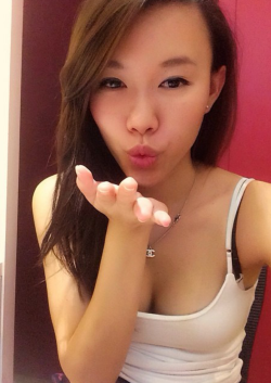 sgchiogirls:  O.O Cleavage Special thanks
