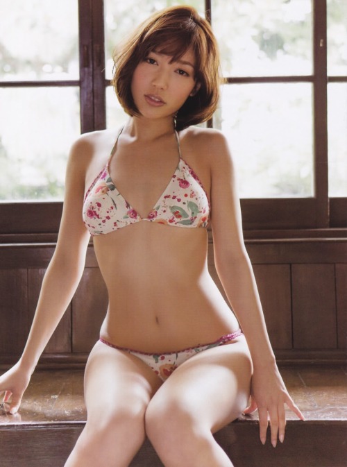 kawaii-kirei-girls-and-women:  可愛い adult photos