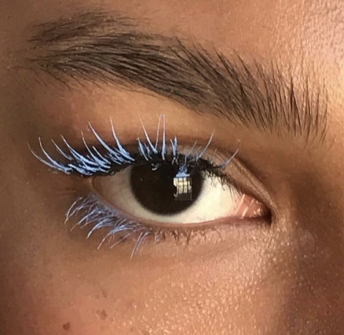 blue mascara