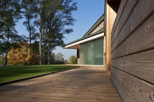 A twin houses in Hungary #ArchitectureDesign by Ekler Architect Ltd. http://bit.ly/1WBiOFF #Hungaria