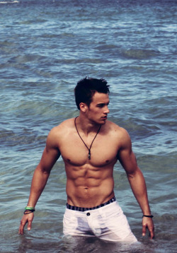 hunkopedia:    Follow Hunk’o’pedia for more hot guys! | Follow