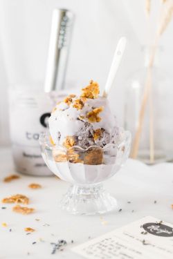 intensefoodcravings:  Lavender Honey Ice Cream w/ Walnut Lace Cookies | Fork to Belly
