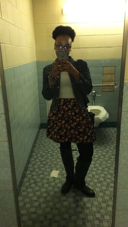 briii28:Only bathroom with the full mirror at school had to be dirty