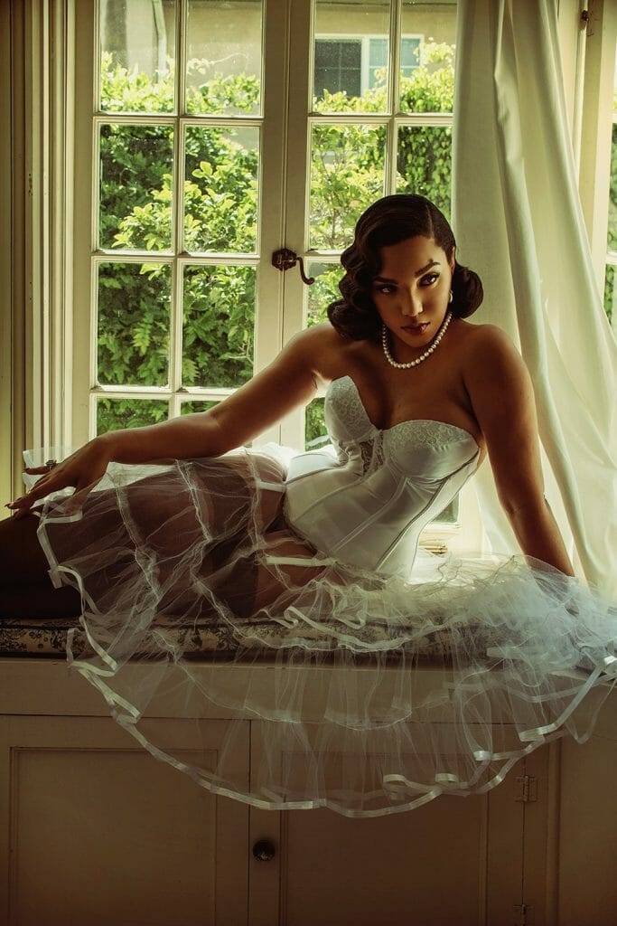thelingerieaddict:  A Hollywood Heroine, pt. 2: More of Our Vintage-Inspired Lingerie