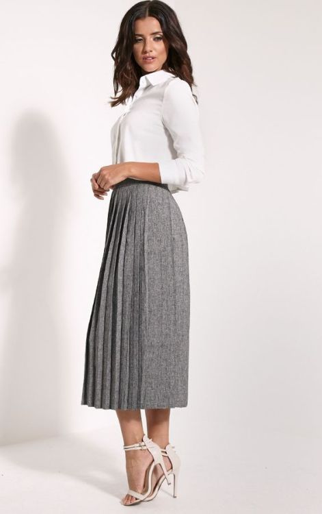 emma1950:missgerrie:Pretty midi pleated skirt, it goes so well with that blouse and those shoes… Lov
