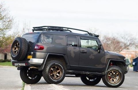 vividracing:  “Why are you posting a photo of a #fjcruiser?”  Well my #jdm friends those are #volkracing te37s!  #vividracing