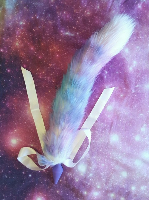 kittensplaypenshop:  satanicspacecat:  I finally got my very own @kittensplaypenshop tail! Its so beautiful I love it 💙🌌💜  The background you used to photograph it is perf help ToT 