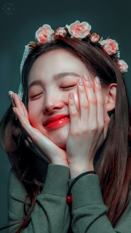 『NAYEON』saved? reblog or like© fantaken owners