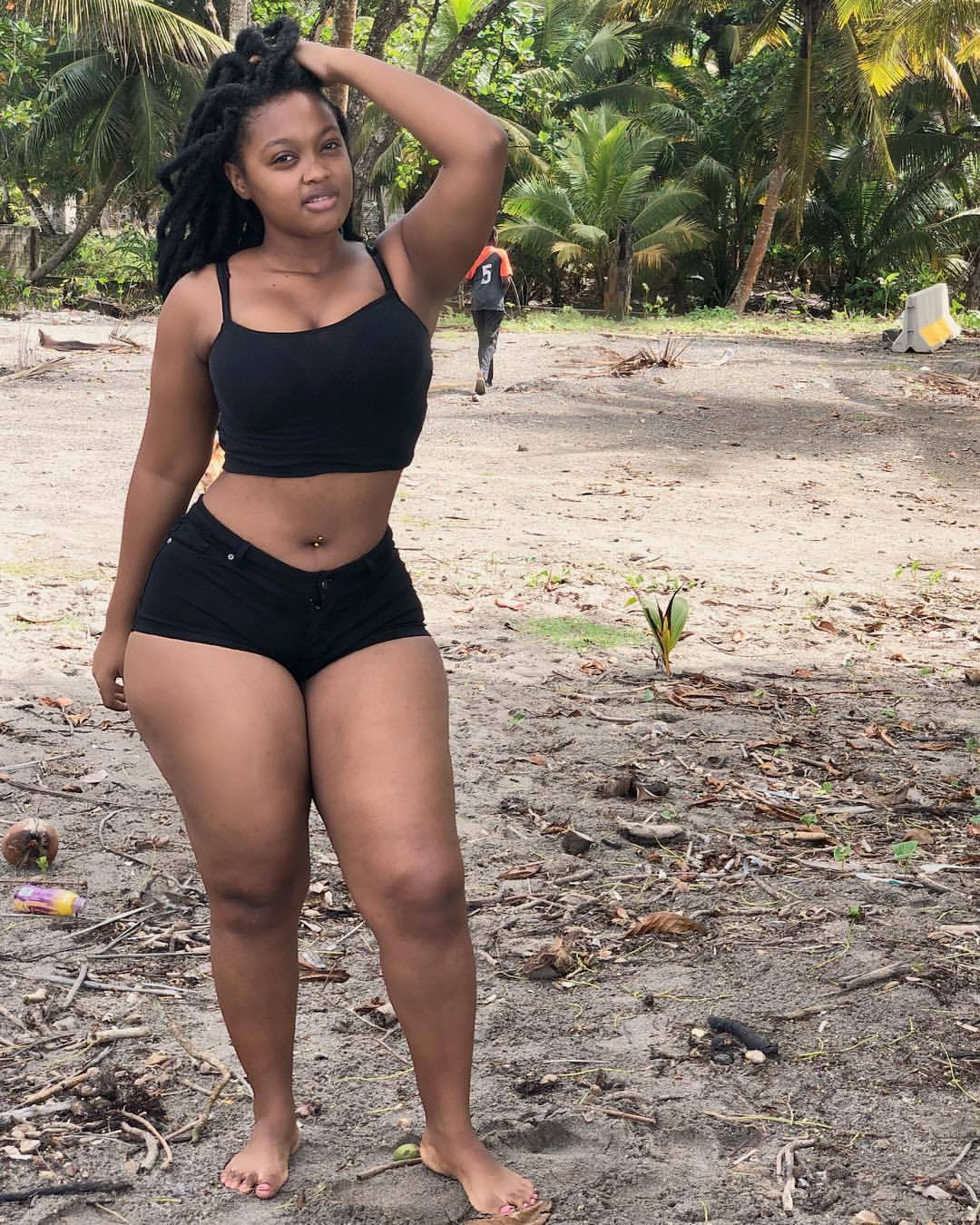 areacode868:  @tha_antidote_ #ebonyfinest #hottestofthetown 
