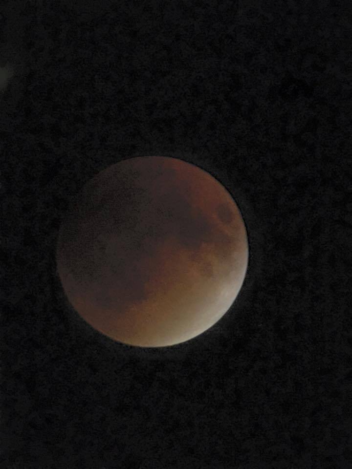 ohhkittykat78:  valledeparaiso:  Blood Super Moon Eclipse - 09.27.2015  I’m glad