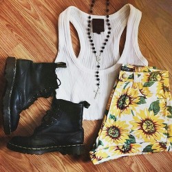 laceyfashionista:  Check out summer clothing