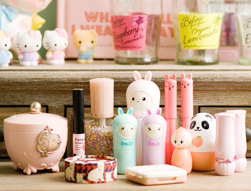 kupcake89:  Cupcake’s Clothes: ♥ Cute Cosmetics - Etude House & Tony Moly Reviews ♥ en We Heart It. http://weheartit.com/entry/52115172/via/kupcake_89  i want it all *ç*!!