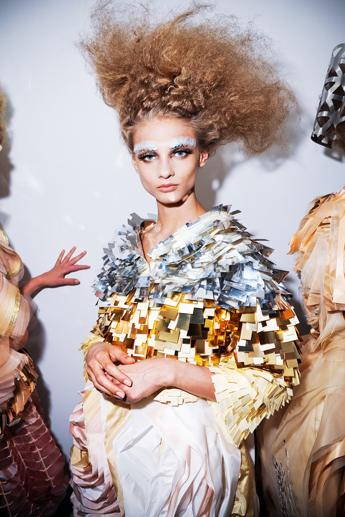 triioxide:  Anna Selezneva @ Christian Dior Fall 2011 Couture