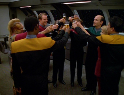 startrekhugs:[Image: The Voyager crew share a toast. From Future’s End. Image from Trekcore.]