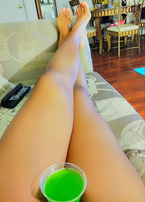 chedda78: the-pedi-connoisseur: All legs and toes I’m all Leggggssss