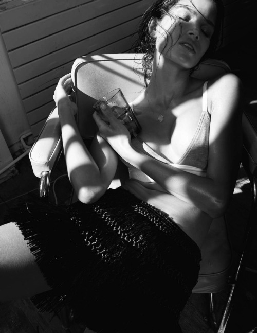 vogue-at-heart:  Raica Oliveira in “Déshabillez Mo!” for Elle France, July 2015Photographed by Gianluca Fontana