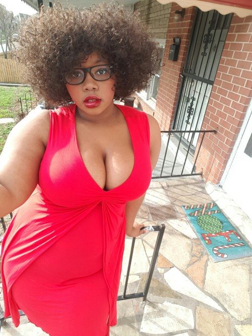 afatblackfairy: I decided to embody Aphrodite for Blackout~ (Blackout Pt.1)