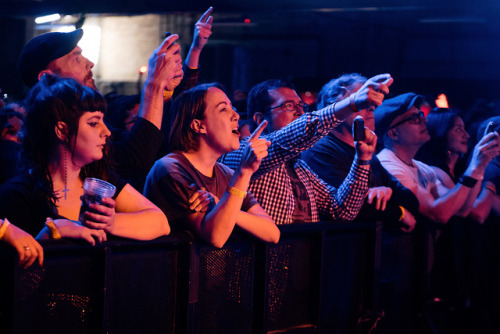 VANS HOUSE PARTIES | THE BREEDERS The Breeders made up of twin sisters Kim and Kelley Deal, Jos