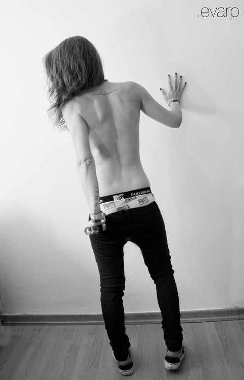 letsmakethisphysical:  http://weheartit.com/entry/31289389