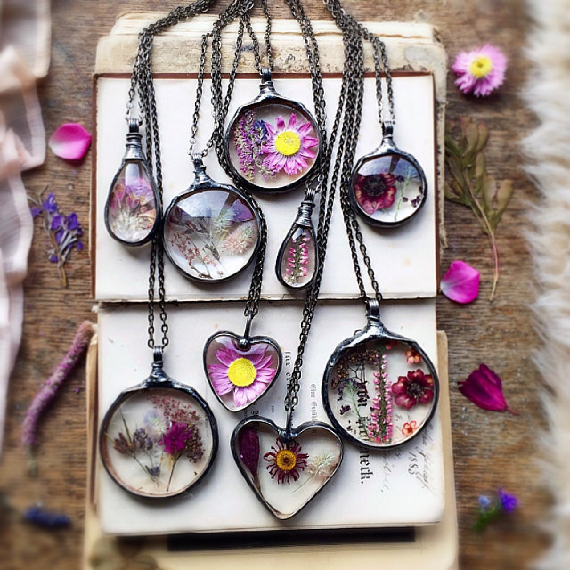 culturenlifestyle:	Ethereal Terrarium Jewelry Polish boutique Mariaela creates handmade