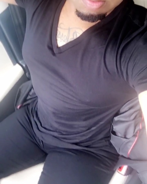retrokid89:  Thick nighas winning reblog if you think so!!!!!