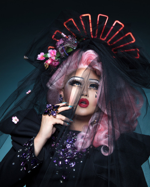 newyorkcityhomo: pearlsgf:  when kim chi actually got the theme right and looks better than 99% of the celebrities attending the met gala  (photos by Eli Rezkallah)    Omg I’ve never loved her so much more Yas Fucking Queen 