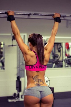 hotfitnesswomen:  I love pink and something else about this