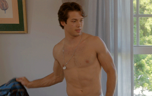 dudebriefers:Leo Howard in Why Women Kill (2019)