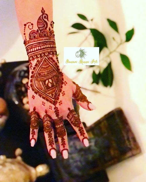 Bridal henna @poonamhennaart #art #bridal#dulhanstyle #shadi #weddingphotography #weddinghenna #me