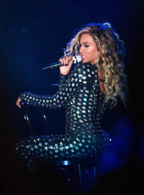 girlsluvbeyonce:  Birmingham UK, Feb 2014  