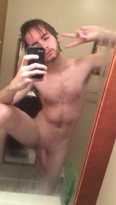 i-am-bjork: i-am-bjork:  Will I regret posting this? 🤷🏻‍♀️ Do I care? 🤷🏻‍♀️  My first nude! 