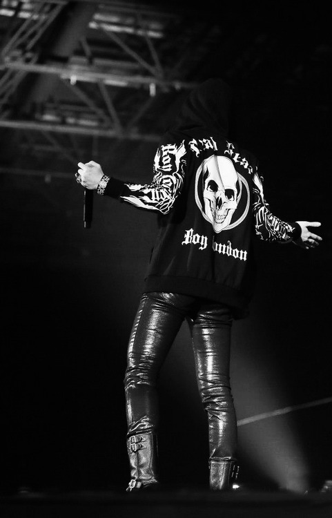 xlifeisawonderlandx:  “Battle royal, a profession where I must survive....” -