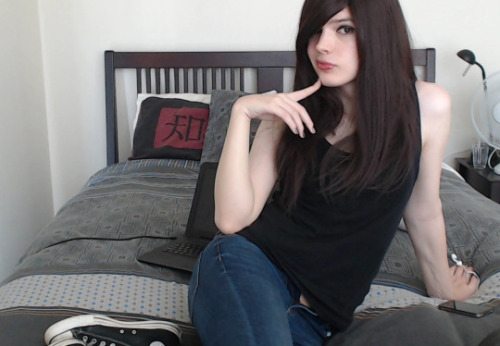 janabarby: cupquakess:  I would love to have those feet in my mouth…