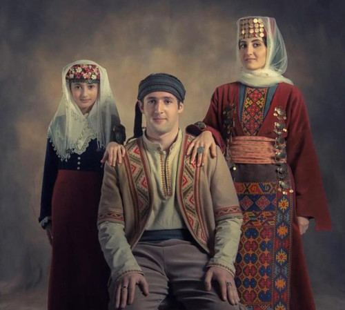 Taraz: traditional Armenian clothingArmenian traditional clothing started to fall out of use in the 