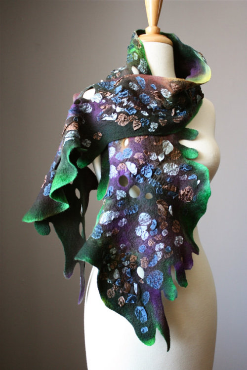 thormal:positivemotivation:Felted Scarf Creations by VitalTemptationかわいい！colbertgimme.gif