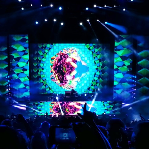 jessyelizabeth:  My first nectar show on the rocks