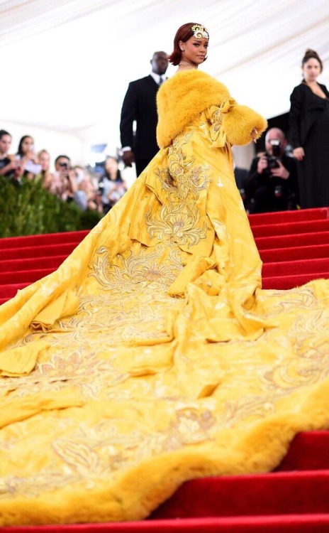 ohsodj:  Rihanna at the Met Gala (‘China: Through The Looking Glass’) in New York City.