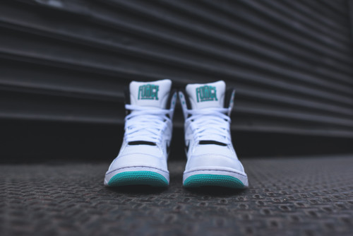 nock-nock-nock:  Nike Air Command Force “White / Wolf Grey / Hyper Jade”