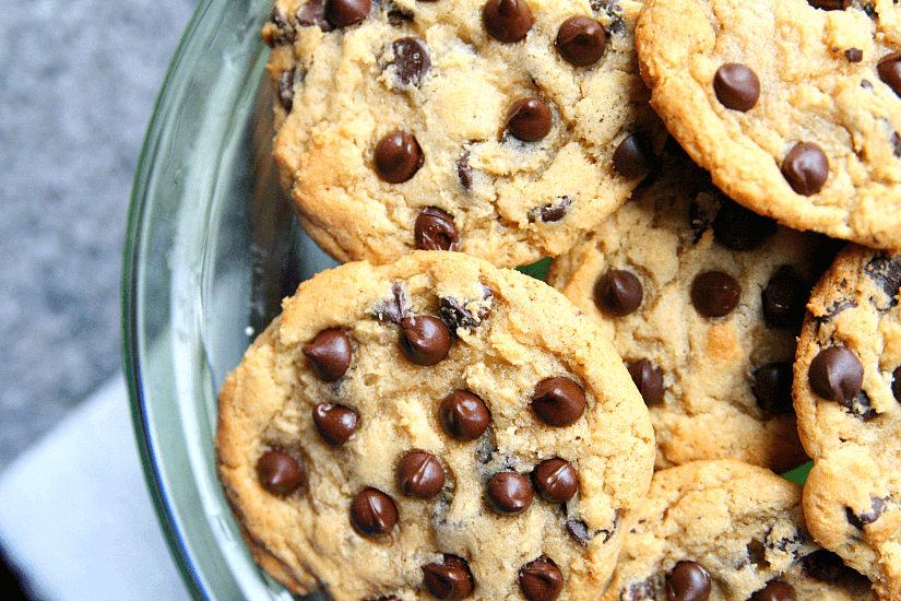 sweetoothgirl:Chewy Chocolate Chip Cookies 
