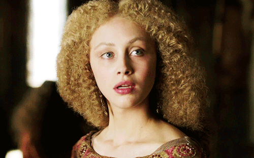 onlyperioddramas:sarah gadon in world without end
