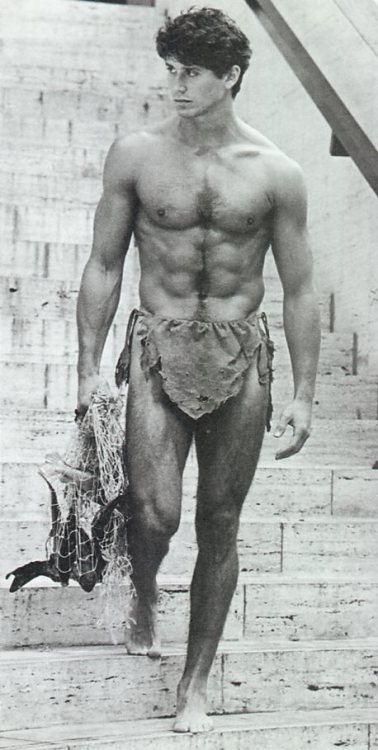 manthongsnstrings:  Tarzan can swing on my vine any day