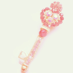 pastelfairytears:  ♥Key hairpin♥ 