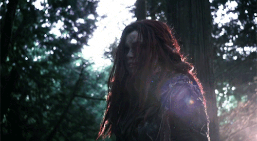 leksakomtrikru:Season 1 Clarke // Season 3 Clarke.
