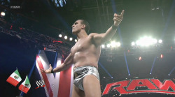 Damn Del Rio!! O.o Packing!!!