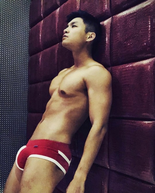 asian-men-x: @dennischueh