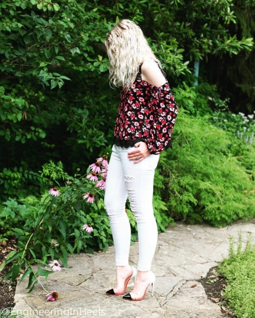 Out in the garden in some @louboutinworld #debout #highheels ! #louboutinworld #pvc #redsoles #redbo