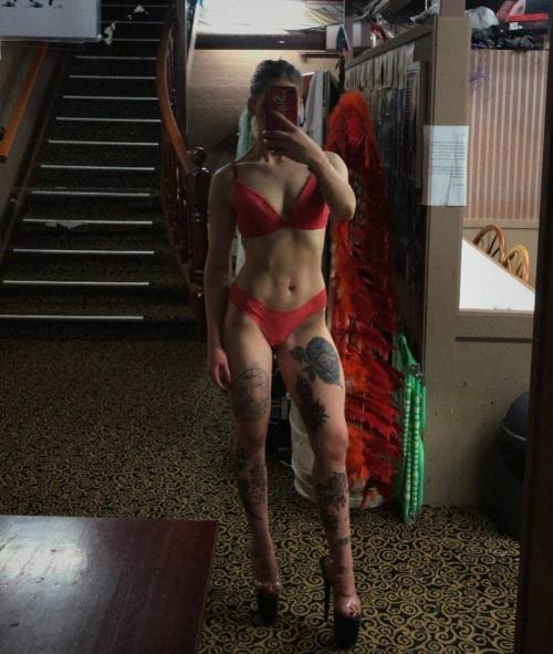 stripper-locker-room:  https://www.instagram.com/ge0rge____/