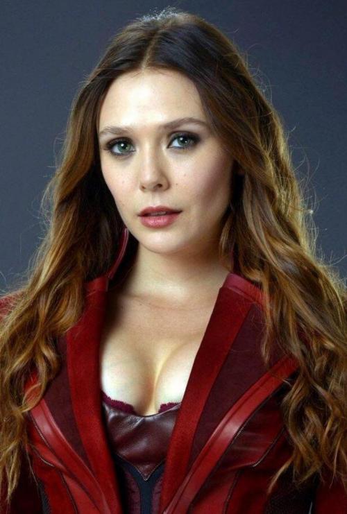 celebrity-cleavage: Elizabeth Olsen