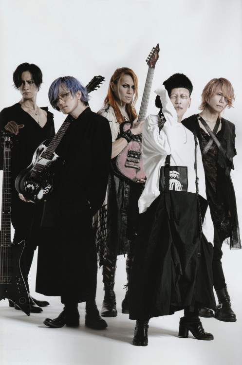 robiconic:GiGS 2018.11 No.476DIR EN GREYBuy it [HERE]