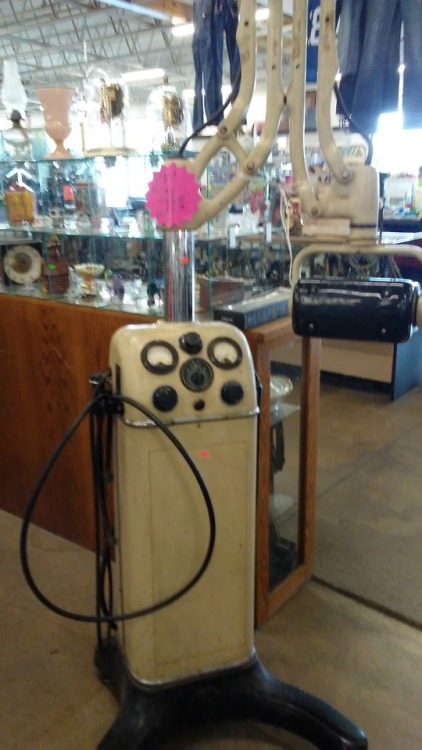 coolstuffifoundatgoodwill - shiftythrifting - A really old x ray...